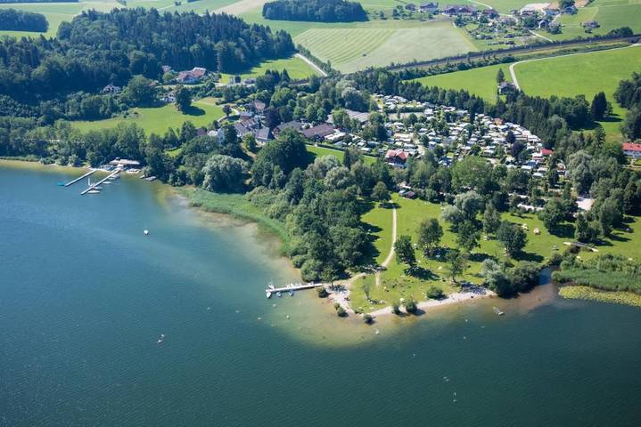 Ferienwohnung für 4 Personen, mit Balkon und Terrasse sowie Garten und Ausblick in Seekirchen am Wallersee