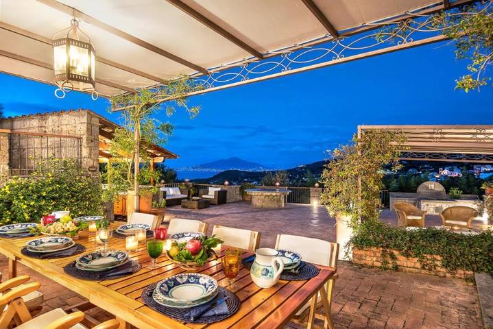 Casa vacanza per 14 persone, con giardino e piscina nonché panorama a Marciano