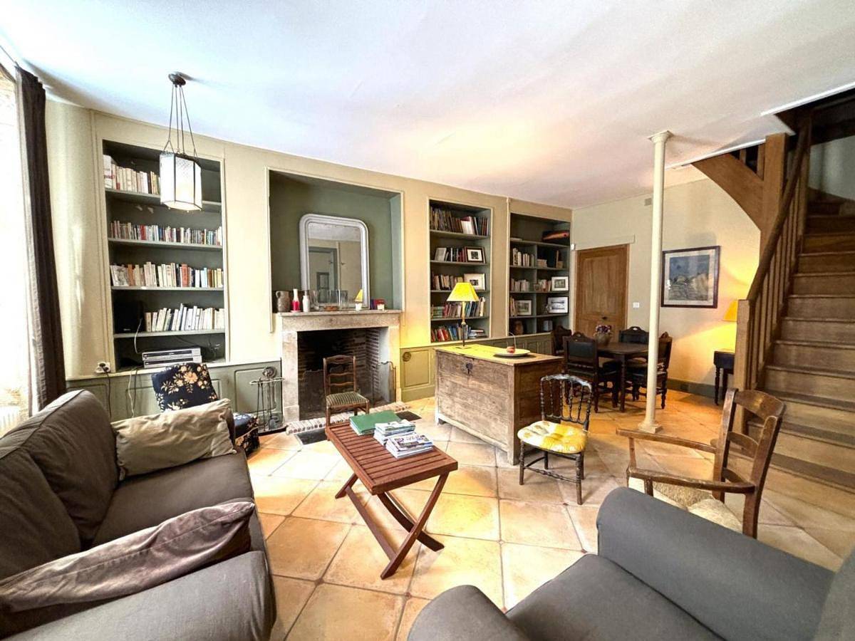 Holiday Home (6 Adults) in Cérilly, Région de Montluçon