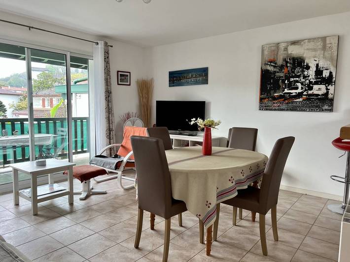 Appartement entier, Cambo-les-Bains T2 calme 2 couchages avec parking in Cambo-les-Bains, Région de Bayonne