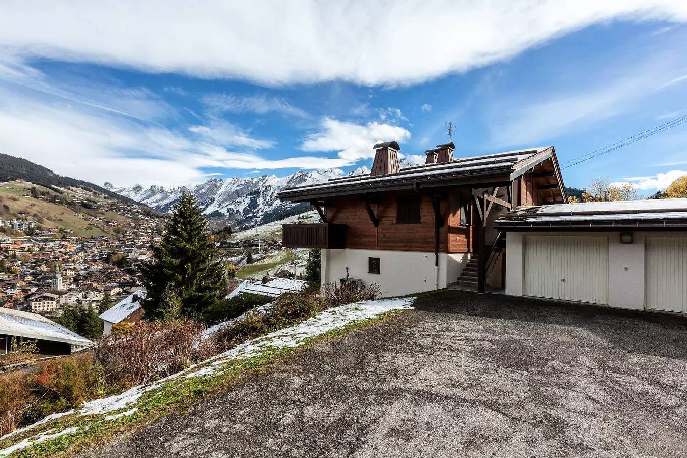 Apartamento entero, Apartamento 2 ch - esquí a pie con una hermosa vista del pueblo in La Clusaz, Región de Annecy