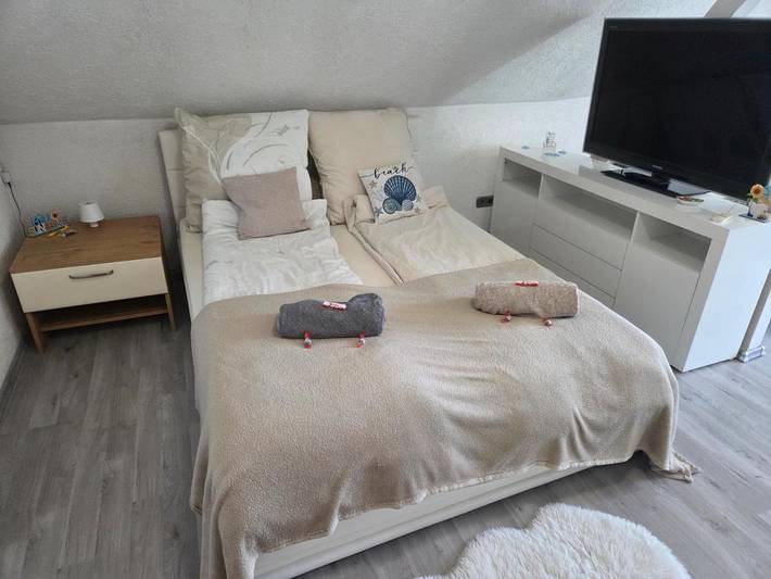 Ferienwohnung für 2 Personen, mit Garten und Ausblick sowie Sauna und Terrasse in Wackersdorf