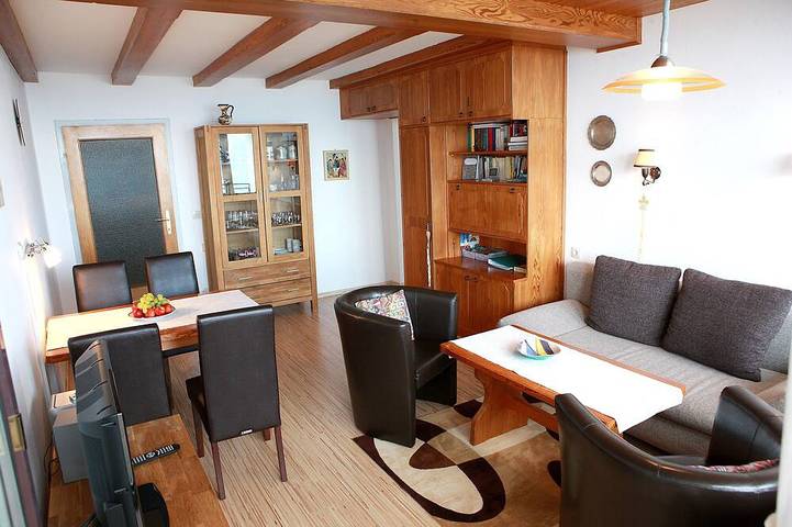 Ganze Wohnung, Geräumige Fewo (50 m²) auf der Gerlitzen mit Alpenpanorama und Seeblick in Treffen am Ossiacher See, Gerlitzen