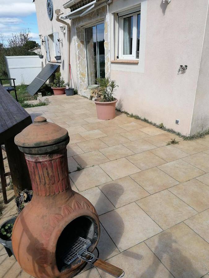 Location de vacances pour 8 personnes, avec terrasse et vue ainsi que sauna et piscine, animaux acceptés à Cabrières (Gard) - 3