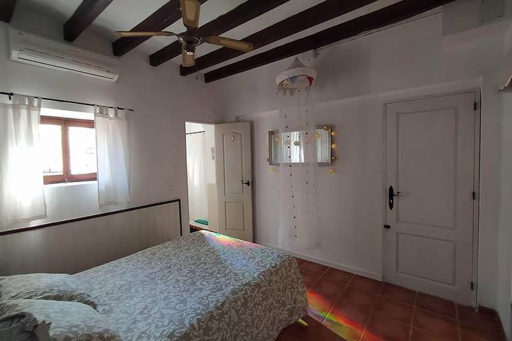Ganze Wohnung, Rustikale Wohnung 50 m vom Strand entfernt in Ocean Beach Ibiza, Sant Josep de sa Talaia