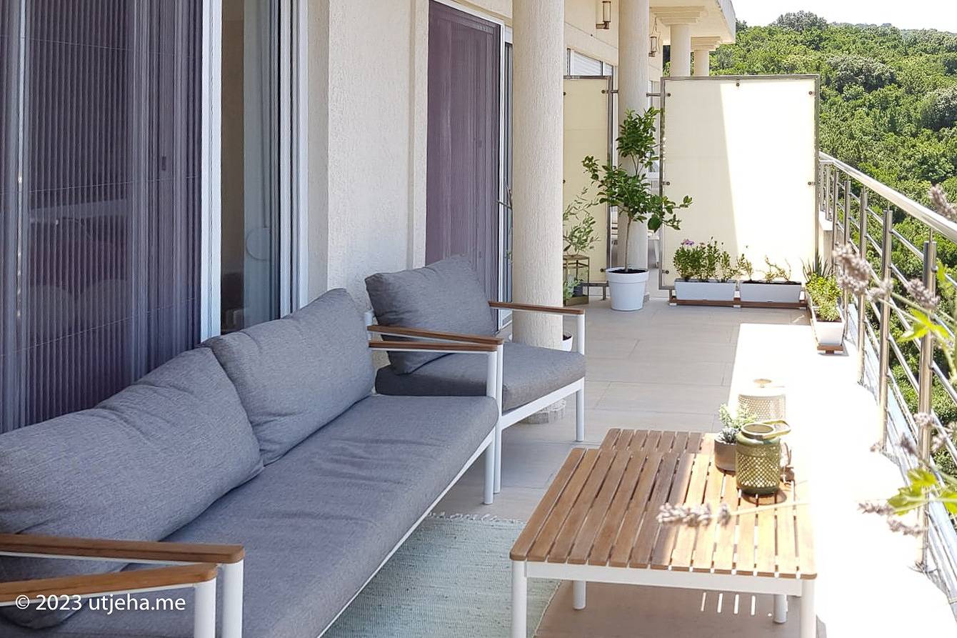 Apartamento vacacional entero, Apartamento de vacaciones para 4 personas con balcón in Utjeha-Bušat, Montenegro Coast