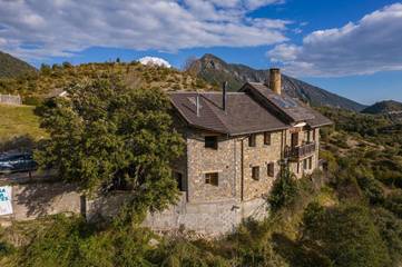 Gîte pour 8 personnes, avec vue et jardin, animaux acceptés dans Buerba