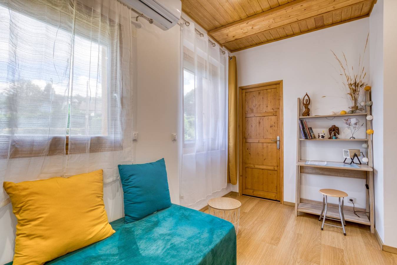 Apartamento entero, Casa de huéspedes 'Les Tables Aux Vaches' con terraza privada, Wi-Fi y aire acondicionado in La Salvetat-sur-Agout, Region de Béziers