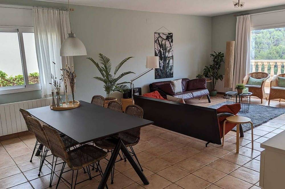 Geräumige Villa mit großem Pool in der Nähe von Sitges und Barcelona in Vora-Sitges, Canyelles (Barcelona)