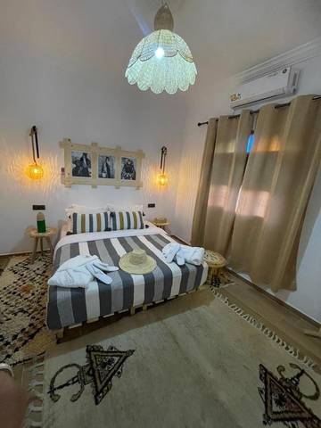 Gîte pour 3 personnes, avec vue et terrasse, animaux acceptés dans Kelaat M Gouna