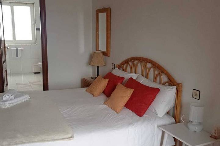 Entire apartment, Apartment in Cedeira, 1st Line Of Beach in Praia da Madalena (Cedeira), Cedeira