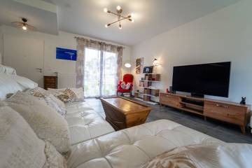 Maison De Vacances pour 8 Personnes dans Doussard, Région d'Annecy, Photo 1