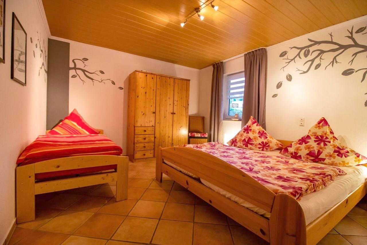 Ganze Wohnung, Ferienwohnung für 5 Personen mit Garten in Üdersdorf, Vulkaneifel