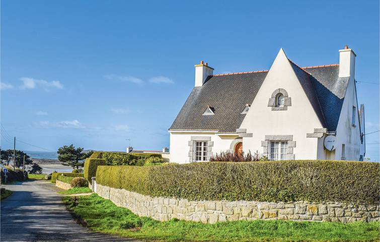 Location de vacances pour 8 personnes, avec jardin et terrasse à Trévou-Tréguignec - 2