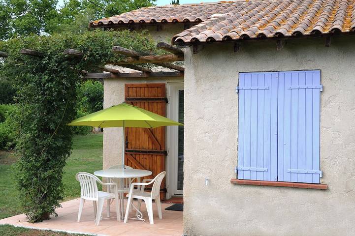 Gîte pour 4 personnes, avec jardin à Arles
