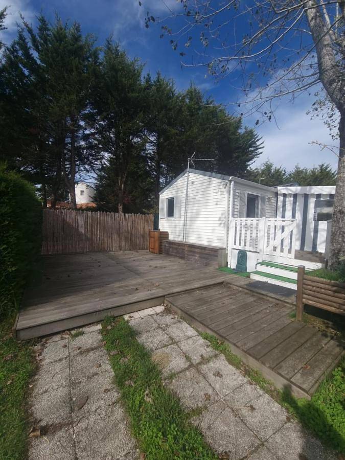 Camping pour 6 personnes, avec Jacuzzi et Terrasse ainsi que Piscine et Sauna