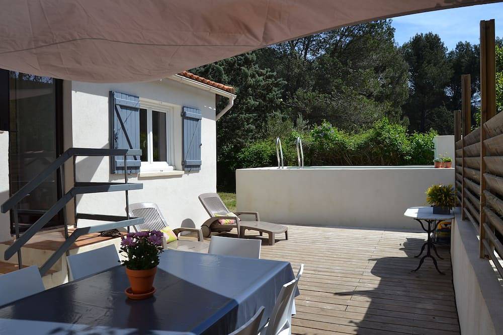 Maison provençale entièrement rénovée avec piscine  située dans la pinède in Gémenos, Côte méditerranéenne (France)