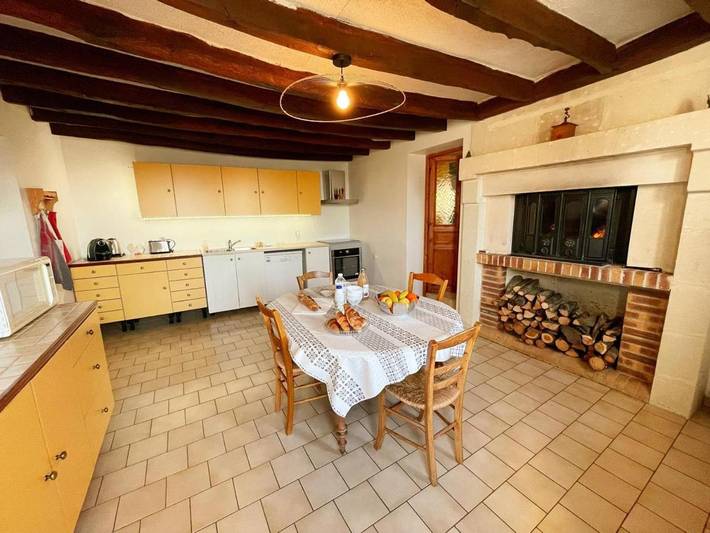 Location de vacances pour 6 personnes, avec jardin et terrasse à Benais - 2