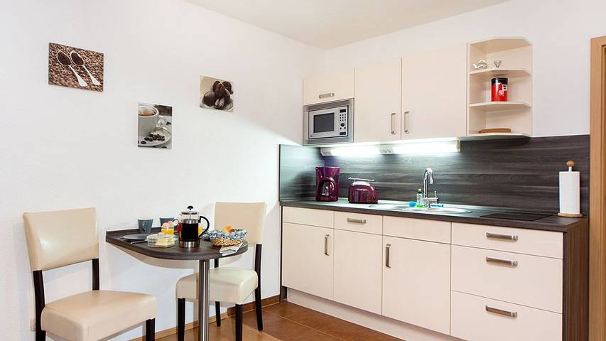 Ferienwohnung für 3 Personen, mit Garten in Zirkow - 2