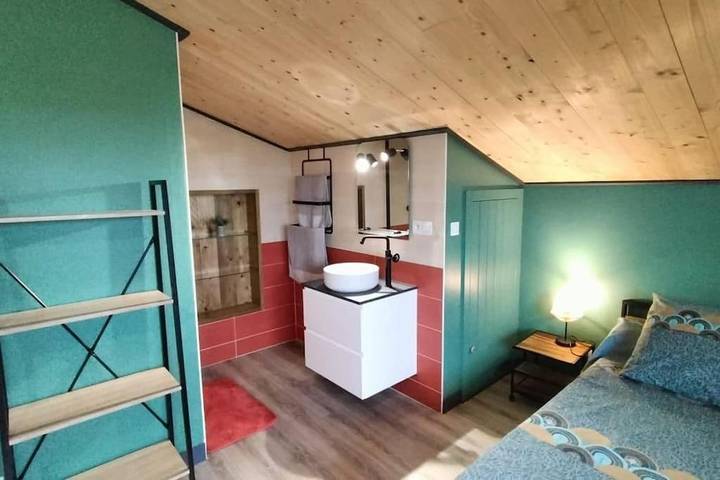 Gîte pour 4 personnes, avec vue et jardin, animaux acceptés à Locoal-Mendon - 2