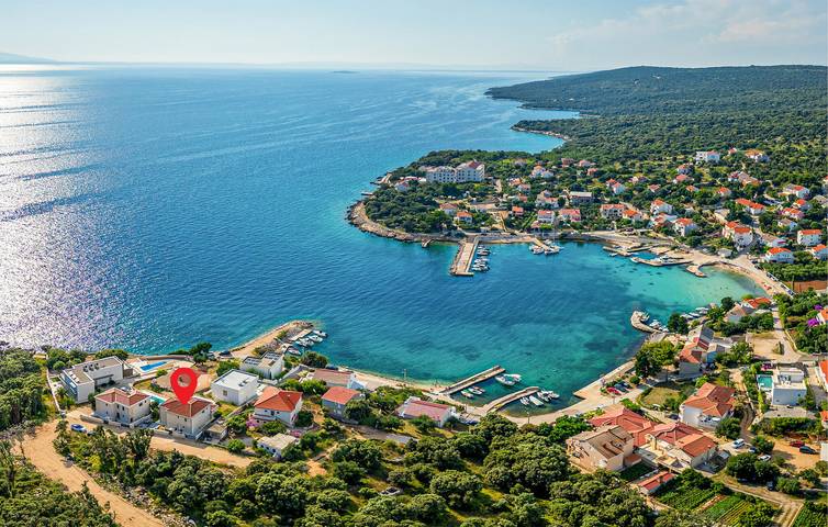 Ferienhaus für 8 Personen, mit Pool und Terrasse in Novalja