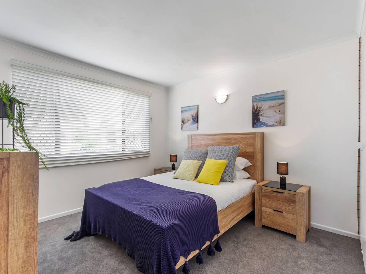 Entire apartment, Cosy 2-Bedroom Seaside Unit Steps from Beach in Maroochydore, Sunshine Coast