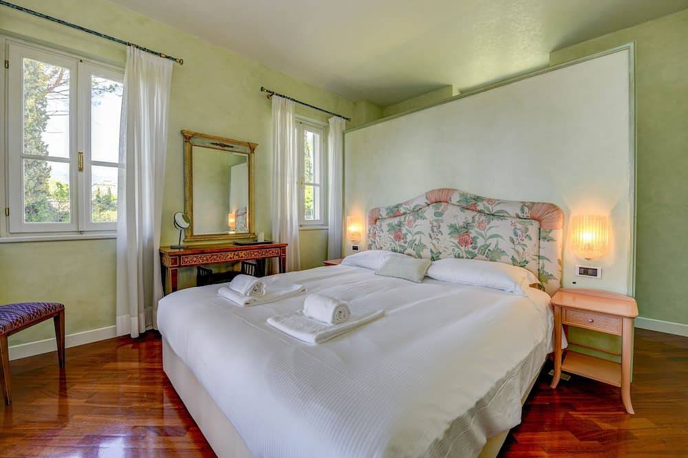 La Romantica: Luxuriöse Ferienwohnung mit Seeblick in Gardone Riviera, Gardasee-Berge