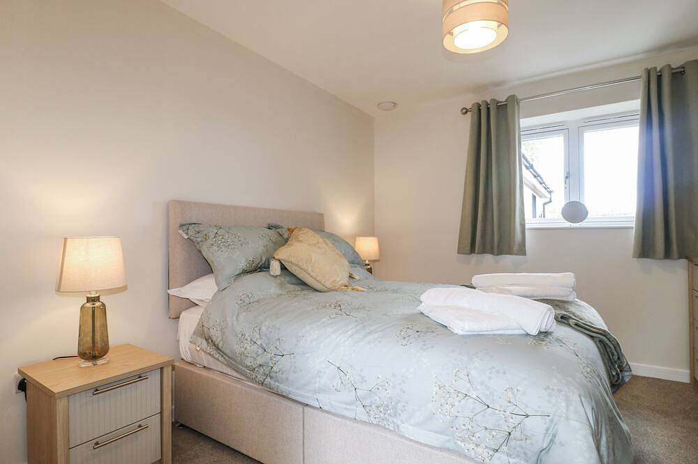 Fields View, family friendly, character holiday cottage in Alrewas in Staffordshire