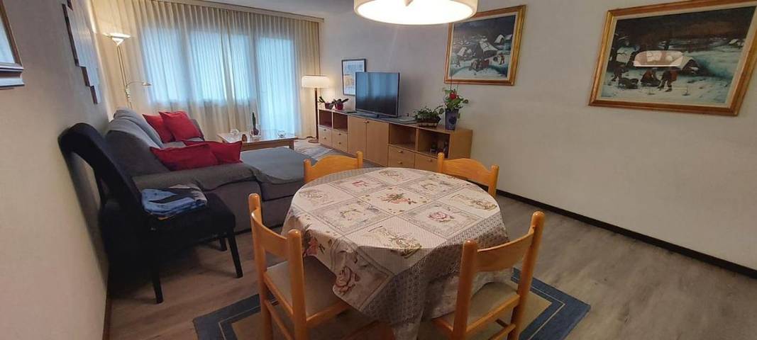 Apartamento de vacaciones para 4 personas, con vistas además de balcón y jardín - 1