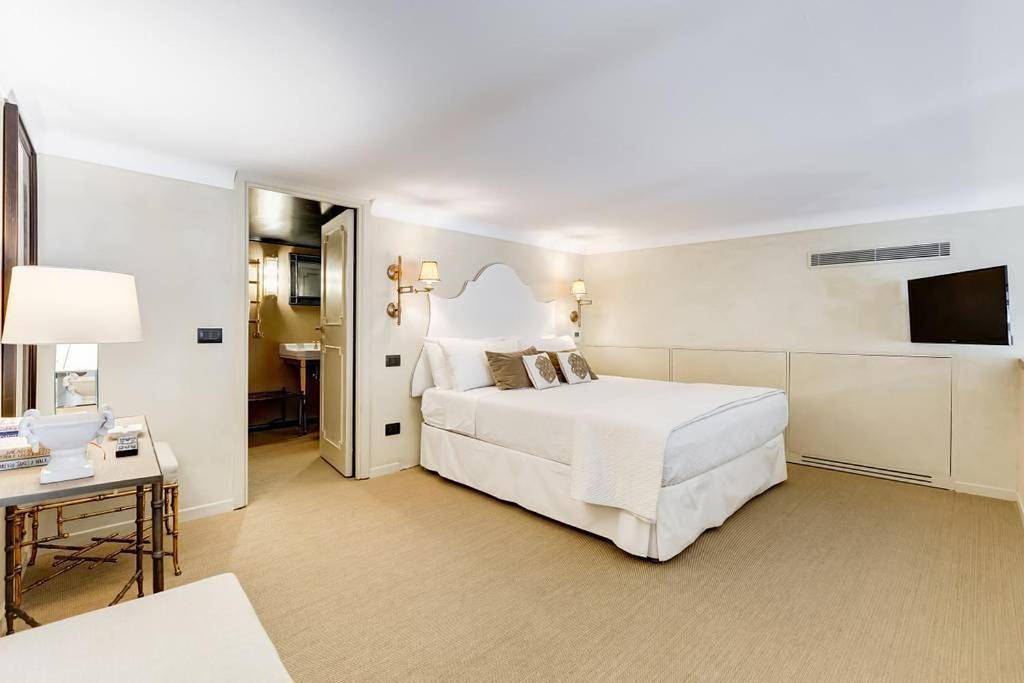 Luxurious loft facing the Pantheon in Centro di Roma, Roma