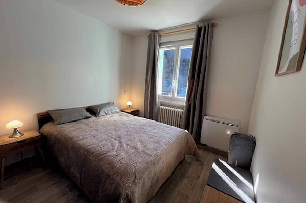 Appartement entier, Ariège calme dépaysement montagne repos randonnée animaux de compagnie acceptés in Couflens, Parc naturel régional des Pyrénées ariégeoises