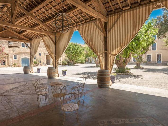 Gîte pour 2 personnes, avec piscine ainsi que terrasse et jardin à Salles-d'Aude