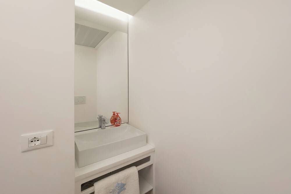 Hel leilighet, Modern seaside flat with spacious balcony in Lignano Sabbiadoro, Provinsen Udine
