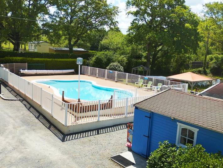 Gîte pour 2 personnes, avec vue et jardin ainsi que terrasse et piscine à Camoël - 3