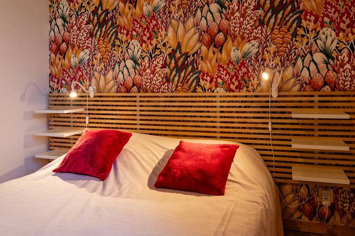 Guesthouse "La Chastanha - Room 1" with Mountain View in Saint-Symphorien-de-Mahun, Tournon-sur-Rhône region