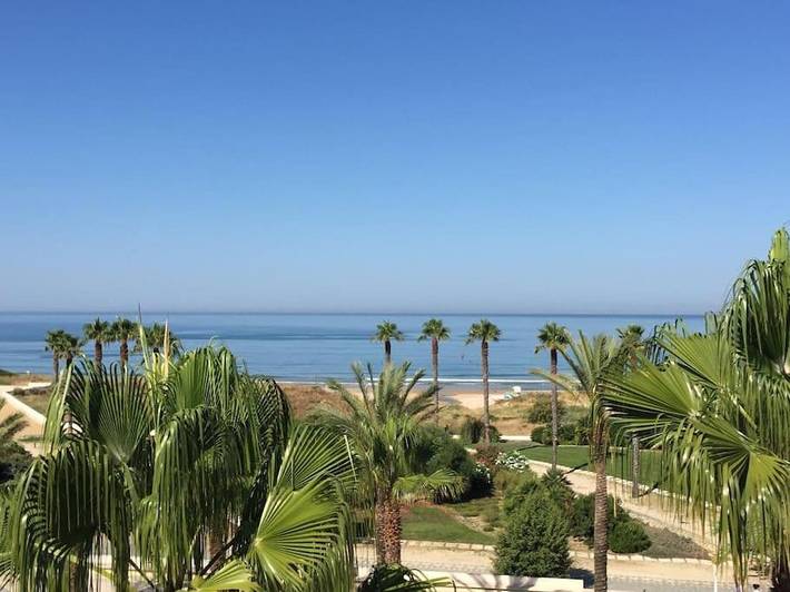 Apartamento de vacaciones para 8 personas, con jardín y piscina además de vistas y balcón - 1