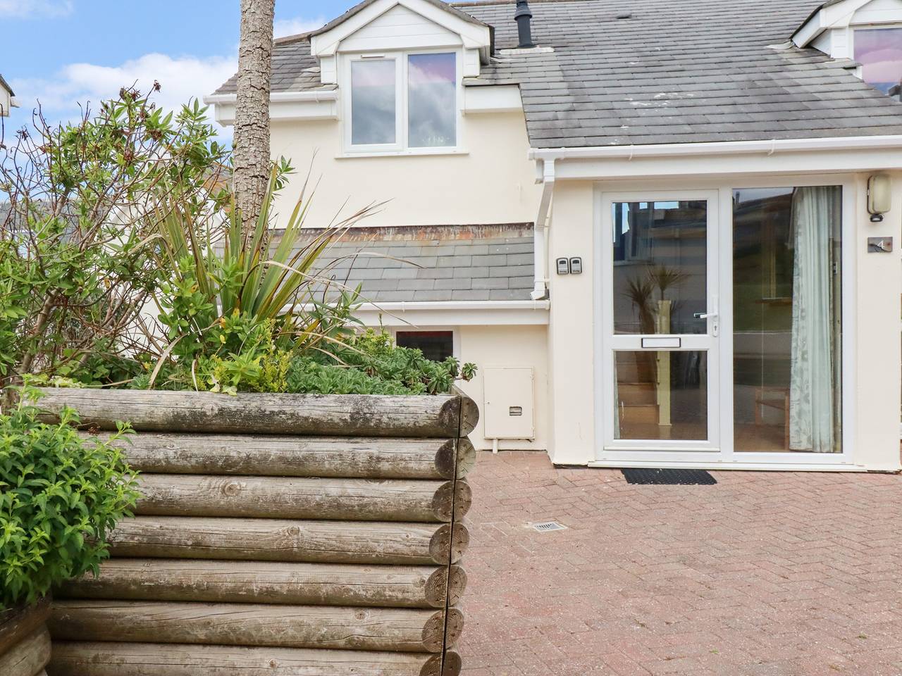 The Beach House in Porth, Newquay