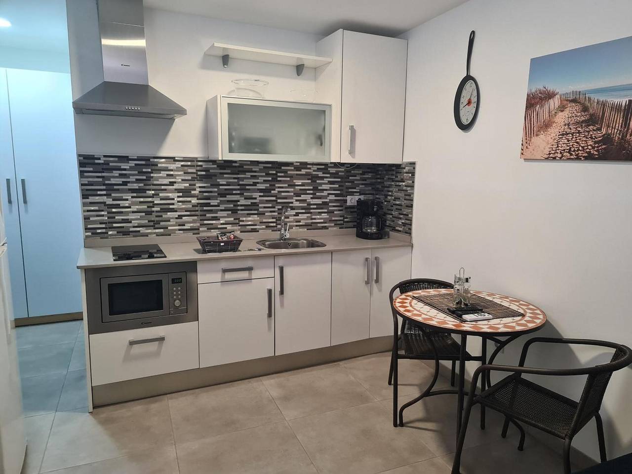 Appartement entier, Vacances 'Casa Paula - 22' avec vue sur les montagnes, piscine partagée et Wi-Fi in Arinaga, Agüimes
