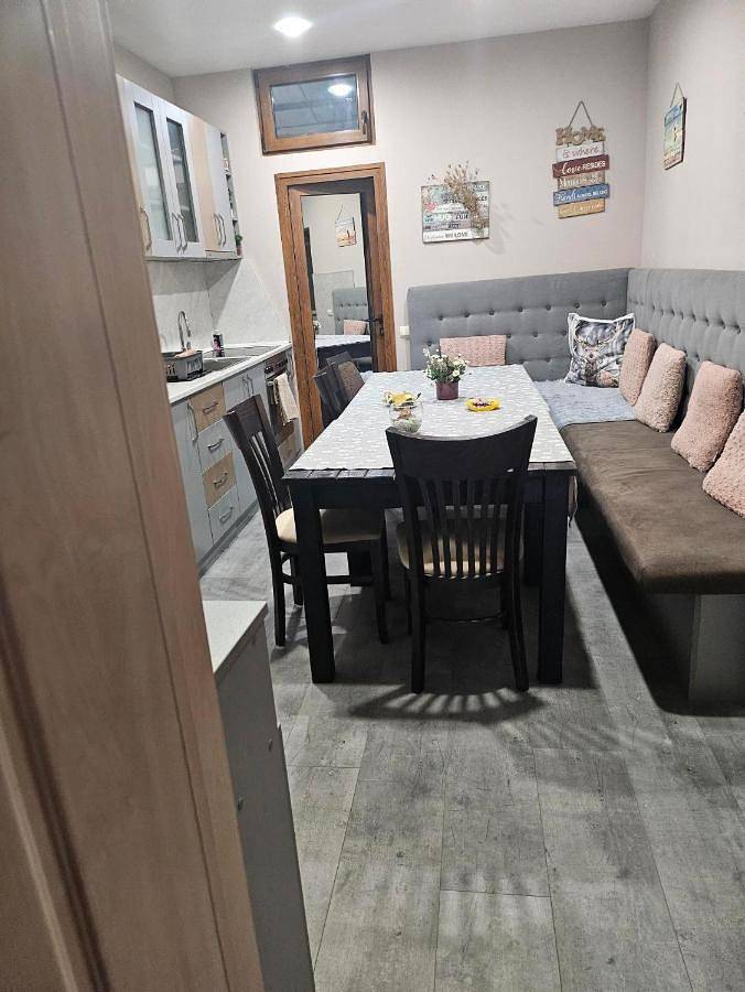 Gîte pour 12 personnes, avec vue ainsi que terrasse et jardin dans Veliko Tarnovo - 2