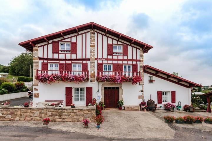 Apartamento de vacaciones para 4 personas, con vistas además de piscina y terraza - 1