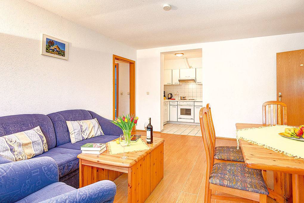 Apartamento vacacional entero, Villa Idyll, Gartenhaus, Whg. 652 in Sellin, Rügen