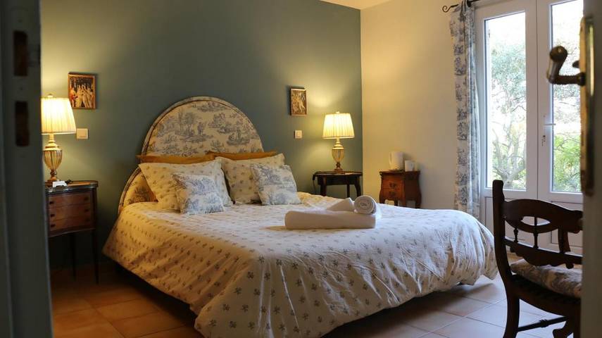 Location de vacances pour 3 personnes, avec jardin ainsi que terrasse et vue à Cabrières-d'Aigues - 2