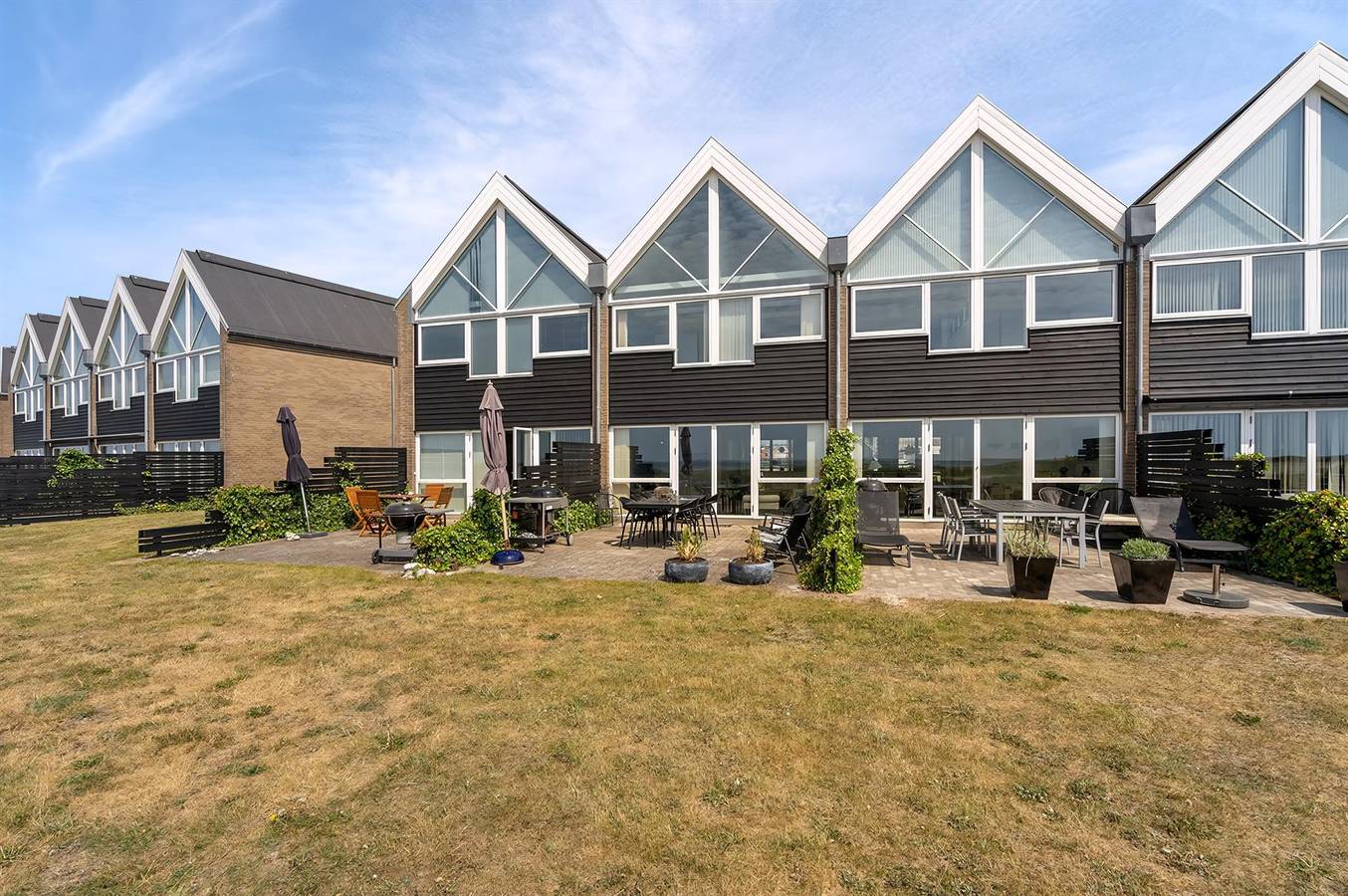 Hel lejlighed, Pet friendly apartment in Assens with house sea view in Assens, Lillebælt