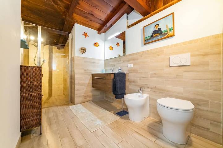 Ganze Wohnung, Beautiful Apartment X 5 With Hot-Hub Pool About 2 Km From The Sea in Imperia, Riviera di Ponente