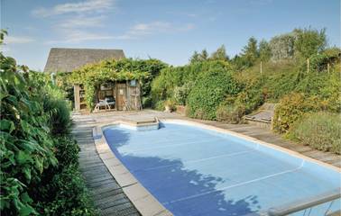 Location de vacances pour 10 personnes, avec sauna et terrasse ainsi que jardin et piscine à Somme-Leuze