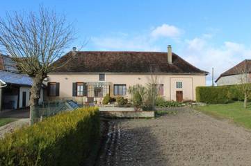 Gîte pour 6 personnes, avec vue et jardin à Laubressel