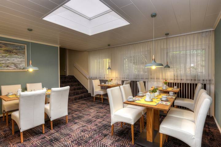 Hotel Katharina Garni - Einzelzimmer mit Dusche und Wc in Tübingen, Neckar-Alb