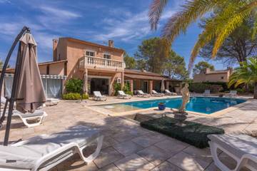 Villa for 20 People in Puget-sur-Argens, Côte d'Azur, Photo 2