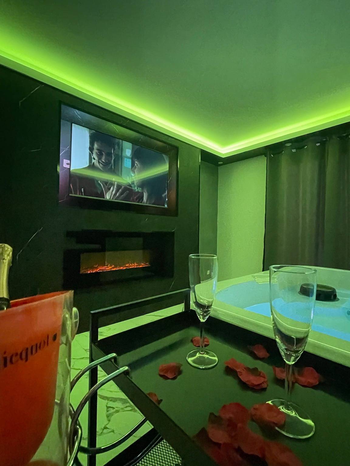 Vakantiehuis 'La Casa De Lové Suite Jacuzzi' met Privétuin en Wi-Fi, foto 9