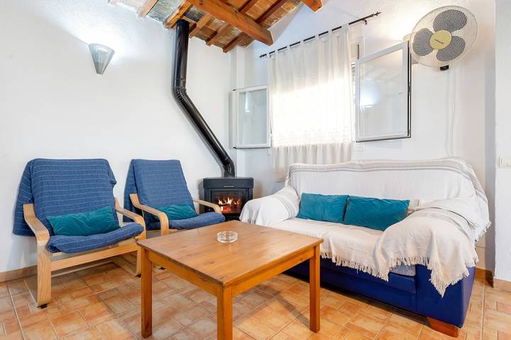 Country House 'Caseta Montanyana' with Private Terrace, Private Garden and Wi-Fi in Deltebre, Delta af Ebro